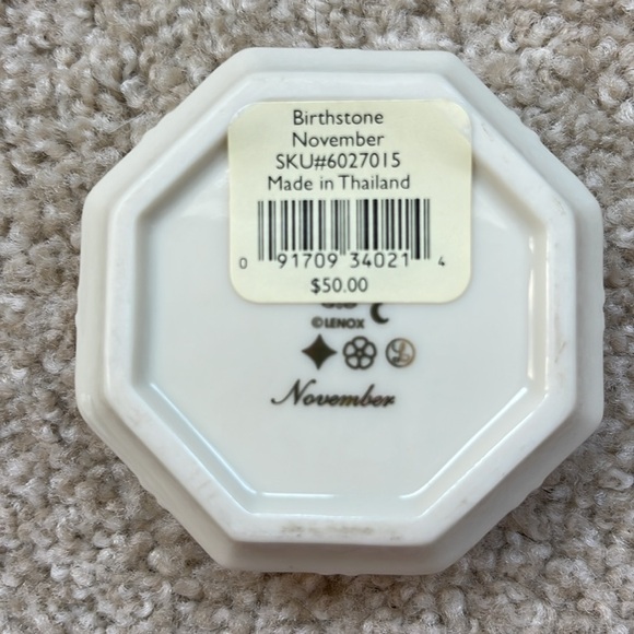 NWOB LENOX November Birthstone Two Piece Trinket Box Ivory Porcelain Topaz - Picture 7 of 7
